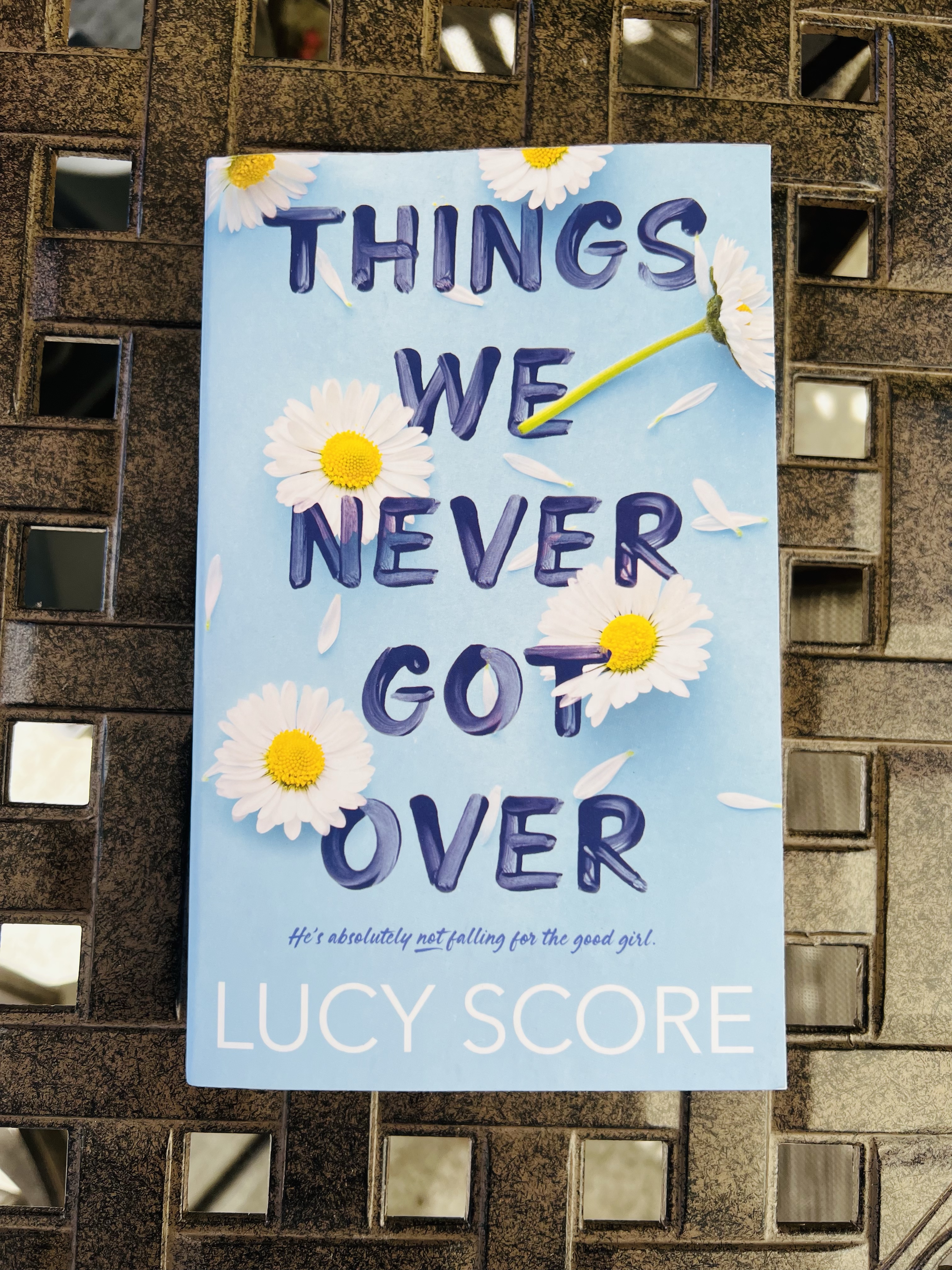Book Review: Things We Never Got Over {Lucy Score} – Book Coffee Happy